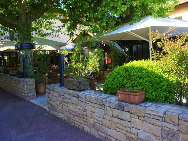 Quincieux Logis Hotel Tante Yvonne & Son Restaurant Semi-Gastronomique - Lyon Nord מראה חיצוני תמונה