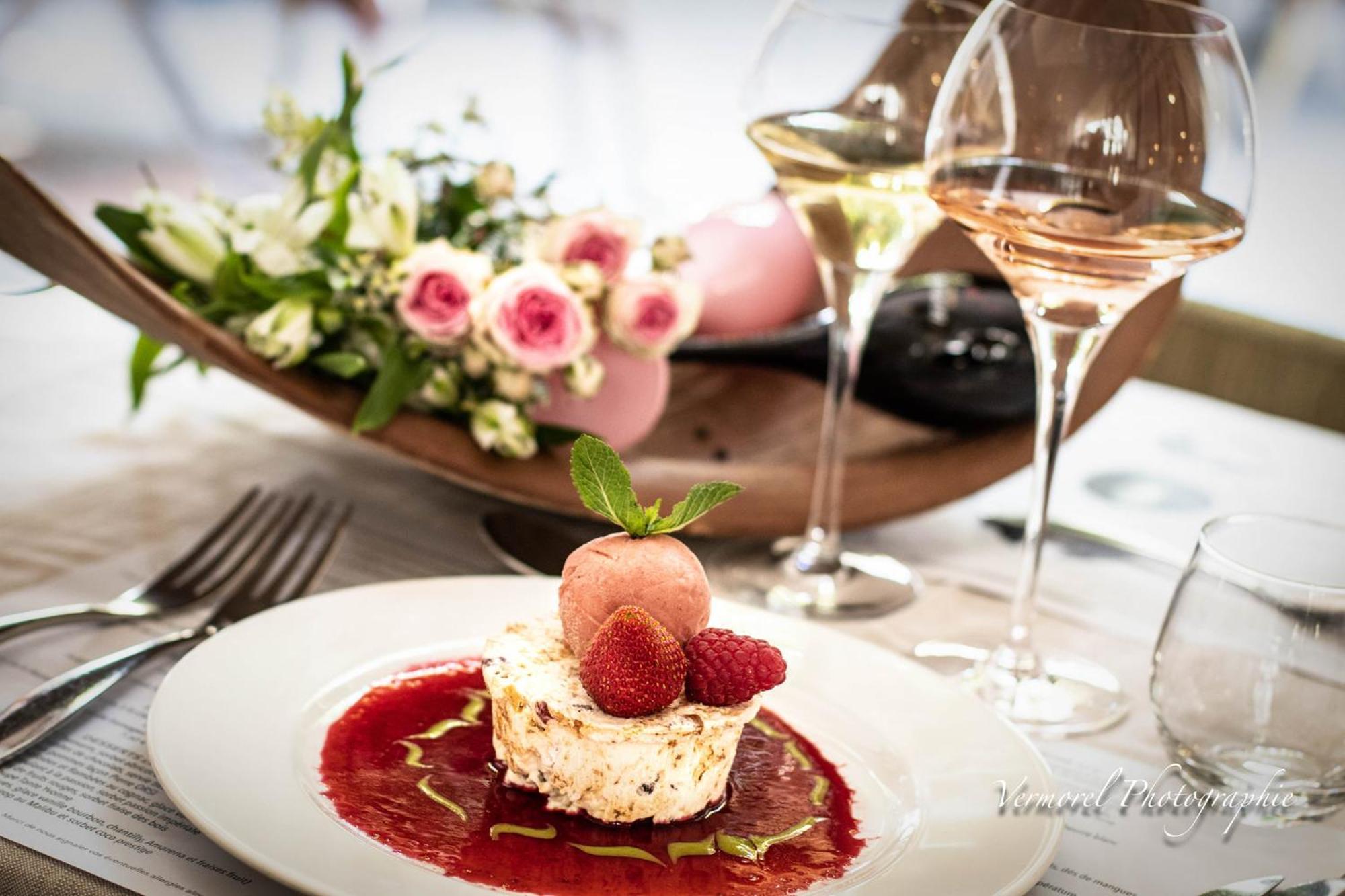 Quincieux Logis Hotel Tante Yvonne & Son Restaurant Semi-Gastronomique - Lyon Nord מראה חיצוני תמונה