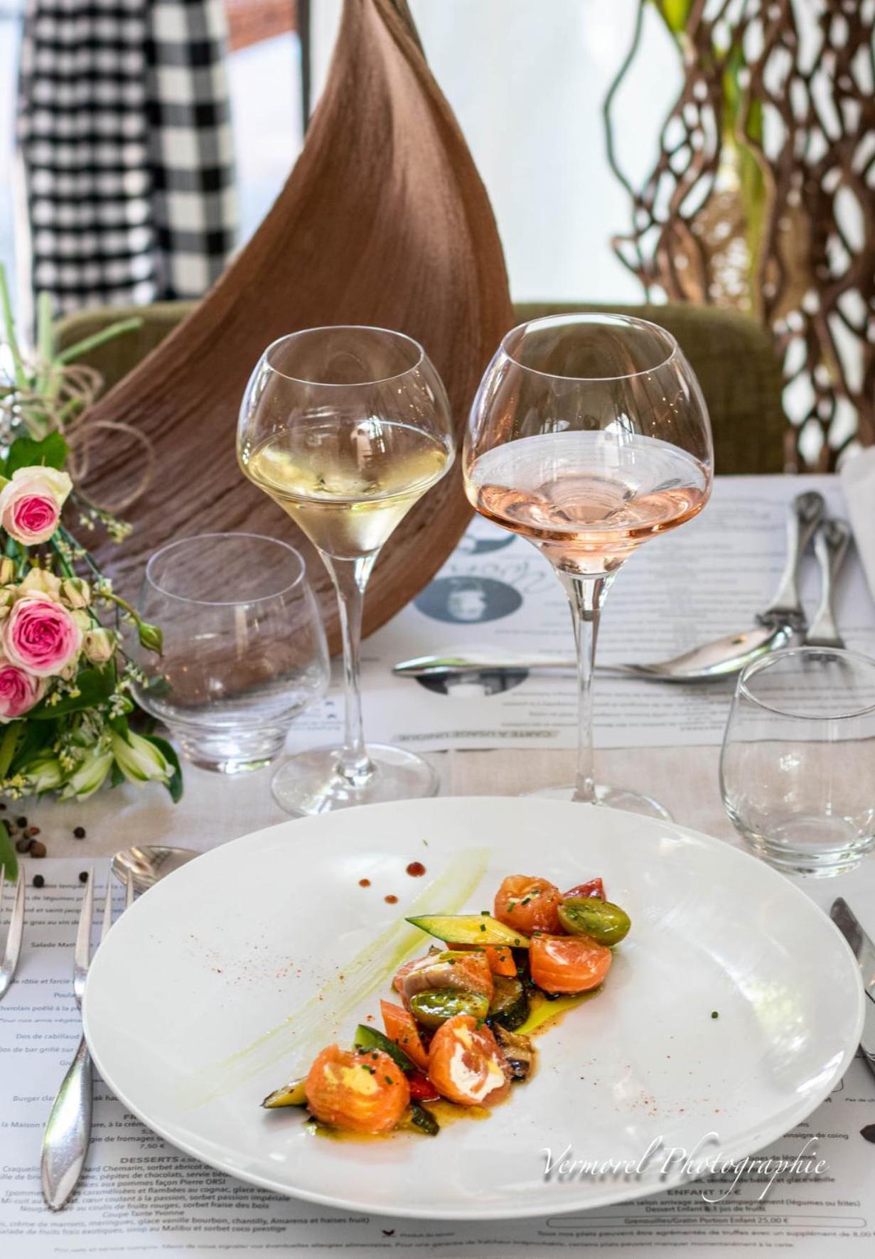 Quincieux Logis Hotel Tante Yvonne & Son Restaurant Semi-Gastronomique - Lyon Nord מראה חיצוני תמונה