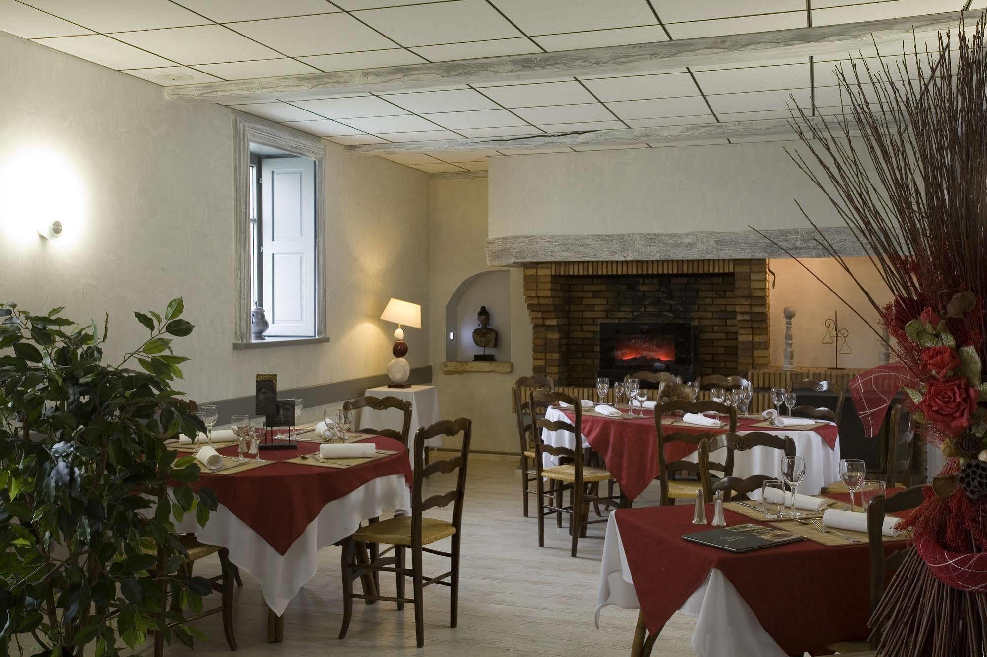 Quincieux Logis Hotel Tante Yvonne & Son Restaurant Semi-Gastronomique - Lyon Nord מראה חיצוני תמונה