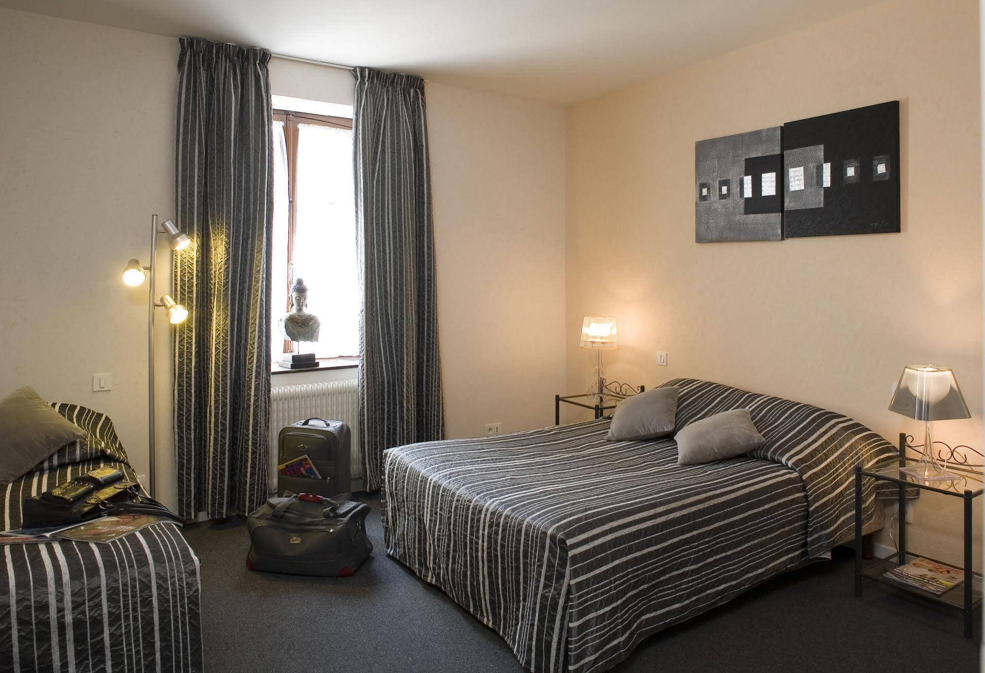 Quincieux Logis Hotel Tante Yvonne & Son Restaurant Semi-Gastronomique - Lyon Nord מראה חיצוני תמונה
