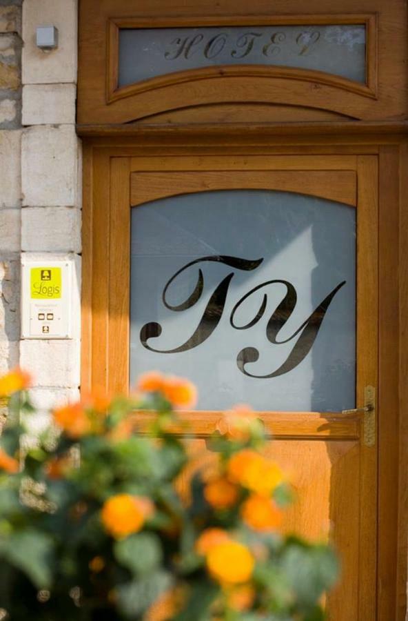 Quincieux Logis Hotel Tante Yvonne & Son Restaurant Semi-Gastronomique - Lyon Nord מראה חיצוני תמונה